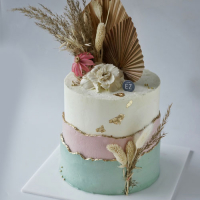 Layering Buttercream Decoration Cake